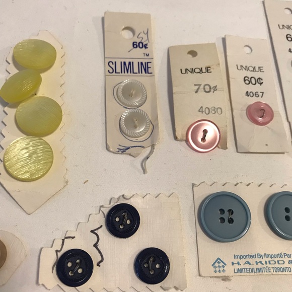 Assorted Vintage Button Collection - Picture 6 of 7
